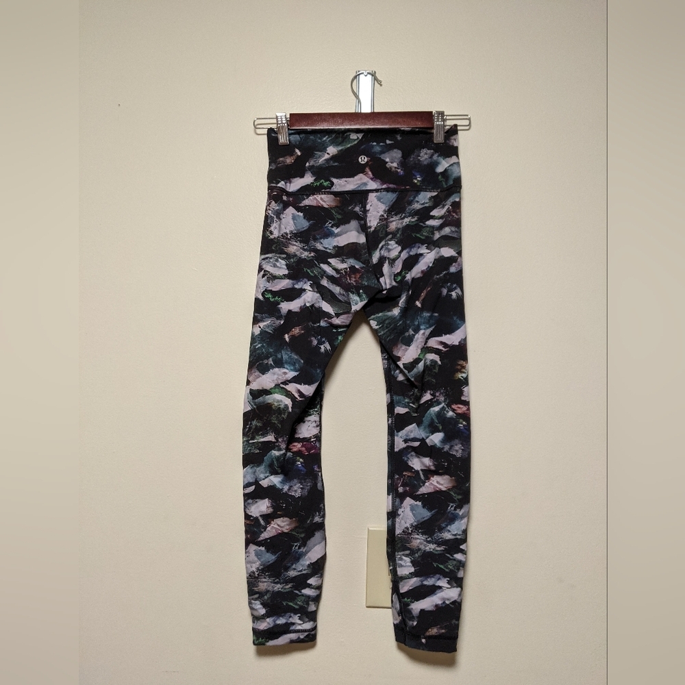 Lululemon Abstract Print Leggings Size 6 High Rise Multicolor Yoga - Picture 4 of 7
